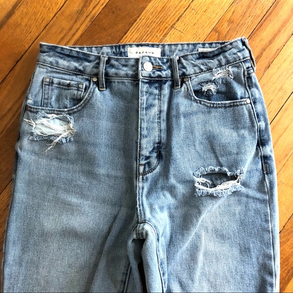 26 PacSun Light Mom Jeans size 26 Ripped Distressed Button Fly - Picture 7 of 8
